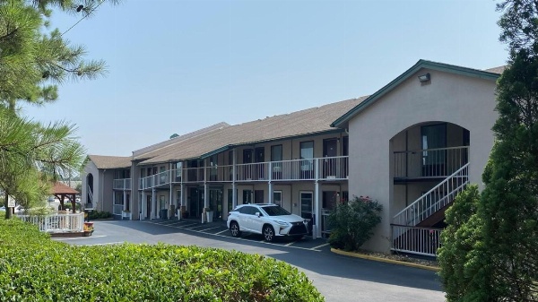West Bank Inn image 2