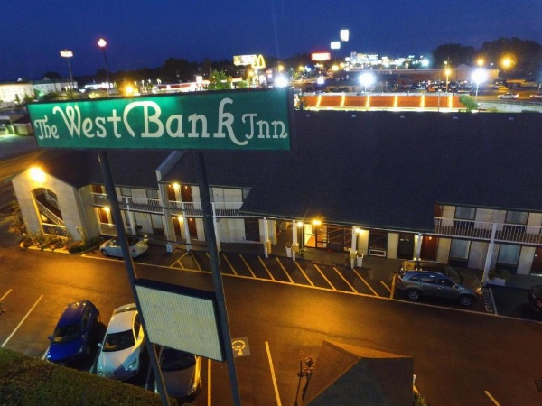 West Bank Inn image 8